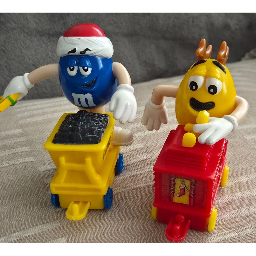 M&M's Vtg Christmas Train Figures Blue Santa Coal Car Yellow Reindeer Caboose‎